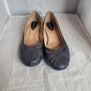 Michelle D black round toe ballet flats Womens Shoes Size 10 cutouts casual